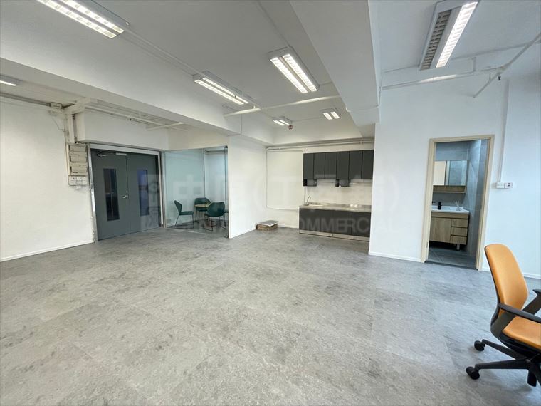 Cheung Tat Centre｜Industrial Property | Centaline Commercial