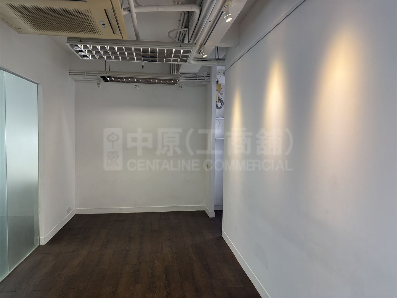 Photo materials about Xiu Hua Commercial Building | Office Listing | Centaline Commercial
