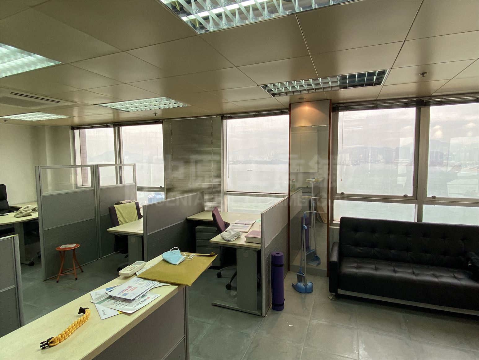 Photo materials about 1 Des Voeux Road West | Office Listing | Centaline Commercial