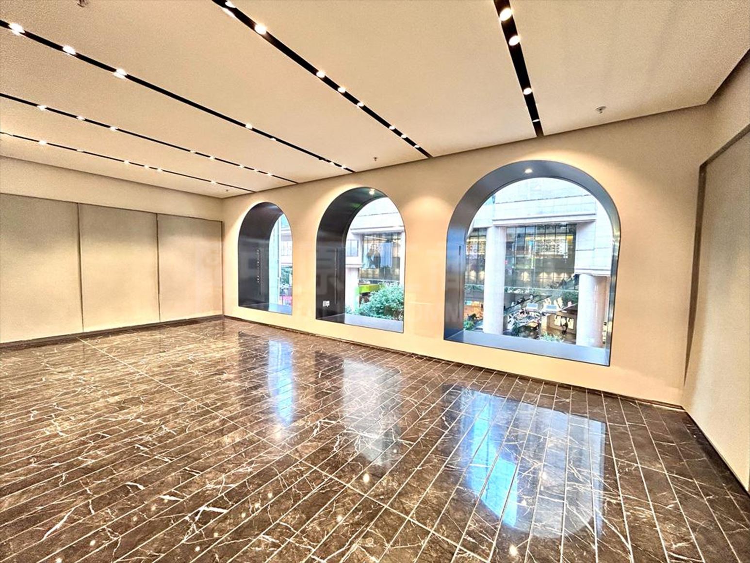 Photo materials about Causeway Bay Whole Block | Retail Listing | Centaline Commercial