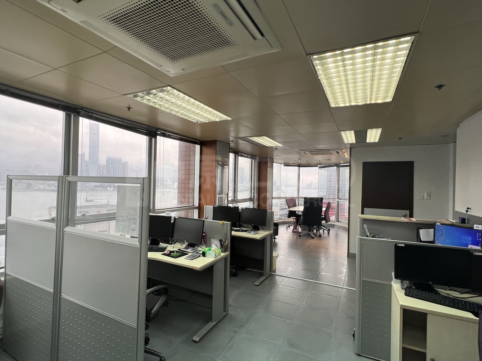 Photo materials about 1 Des Voeux Road West | Office Listing | Centaline Commercial