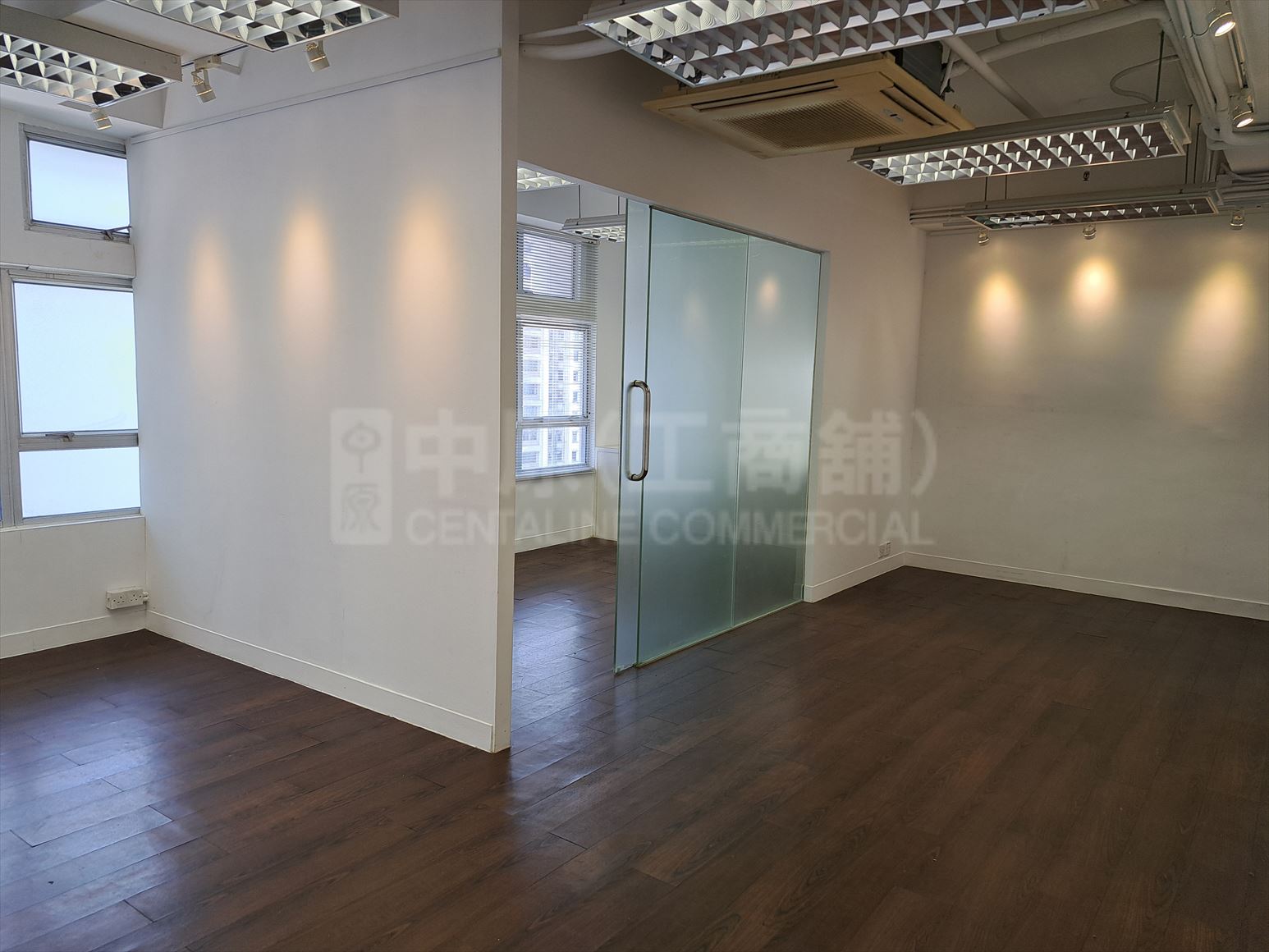 Photo materials about Xiu Hua Commercial Building | Office Listing | Centaline Commercial