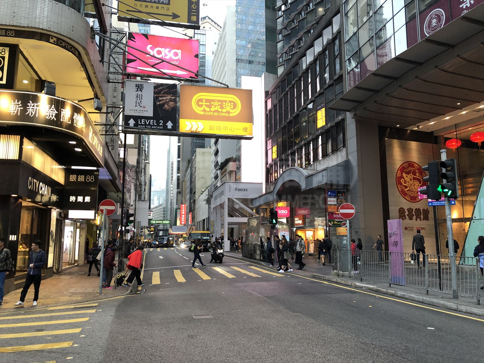 Photo materials about 100 Queen's Road Central | Office Property | Centaline Commercial
