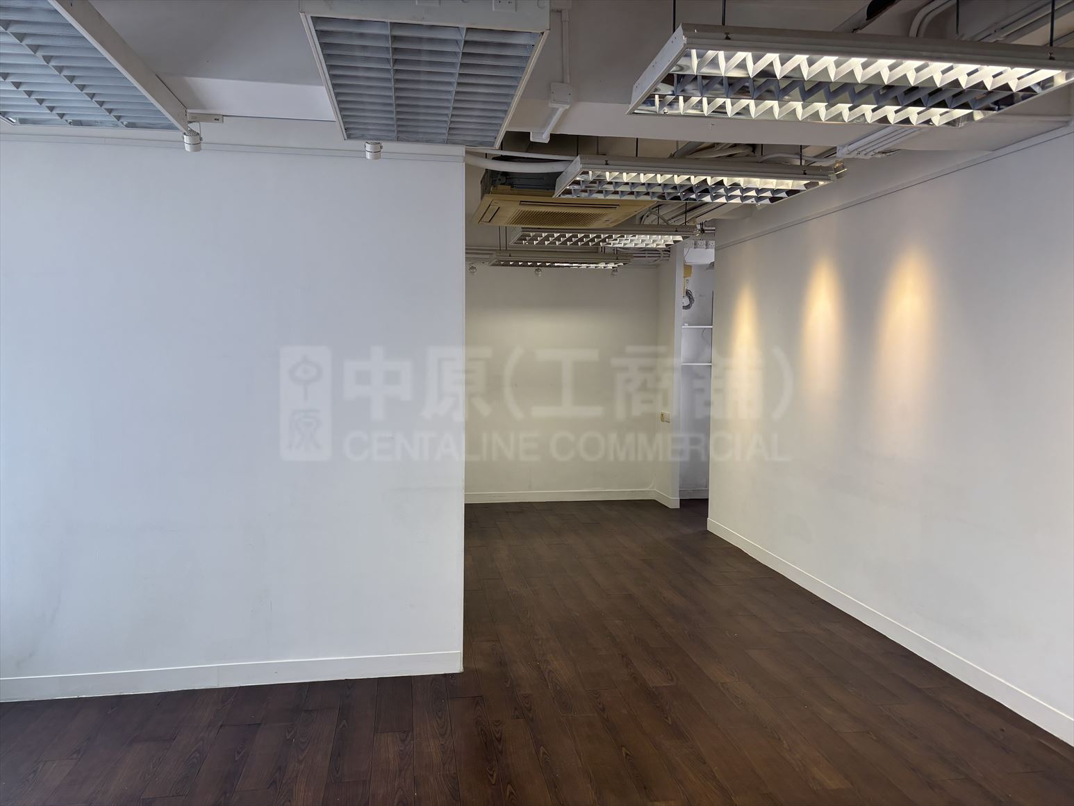 Photo materials about Xiu Hua Commercial Building | Office Listing | Centaline Commercial
