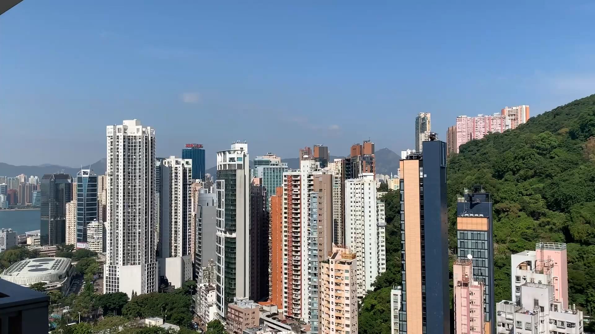 尚峦